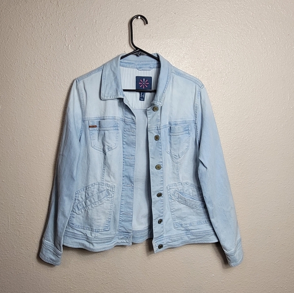 Isaac MizrahiBlue  Women's TRUE DENIM Jean Jacket with Patch Pockets Size 8 - Picture 4 of 9